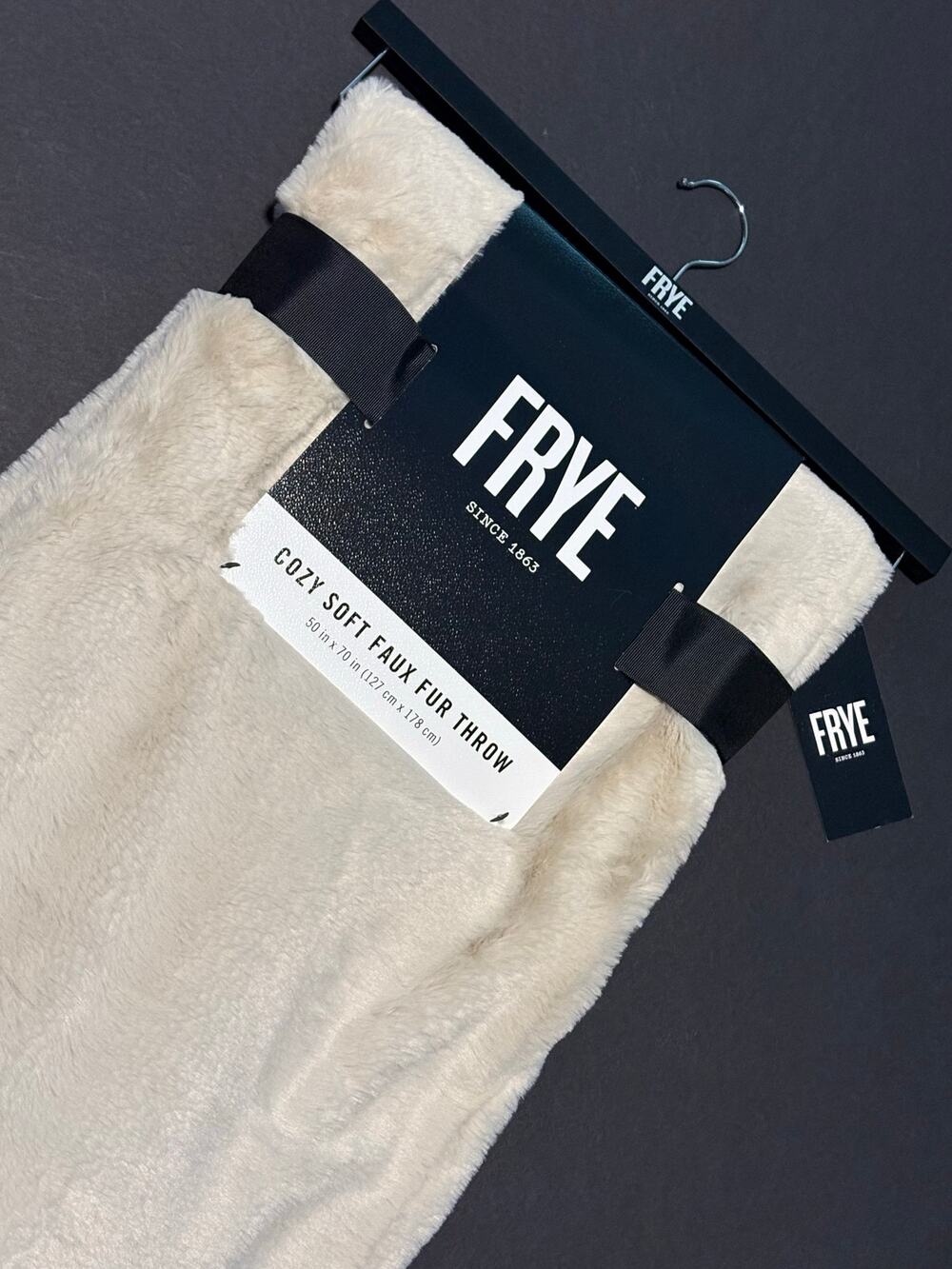 FRYE Faux Fur Throw Blanket Creamy Beige Ivory NWT 50 x 70" Sofa Chair Bedding